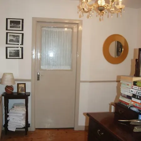 Monkstown Private House Homestay Alojamento de Acomodação e Pequeno-almoço