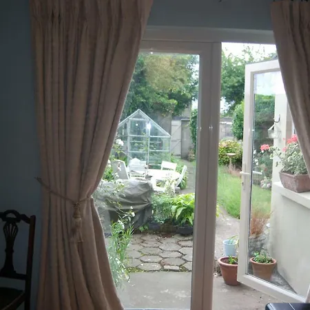 Monkstown Private House Homestay