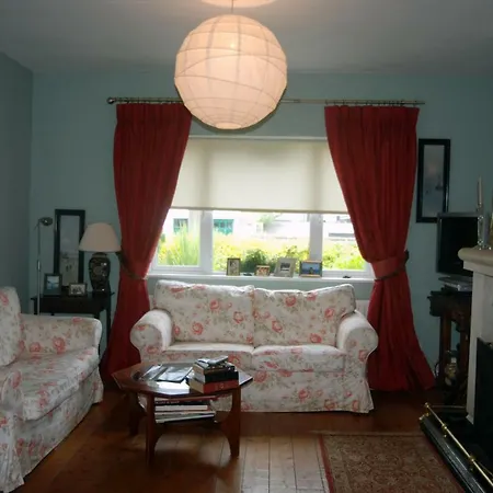 Monkstown Private House Homestay * Дун-Лэаре